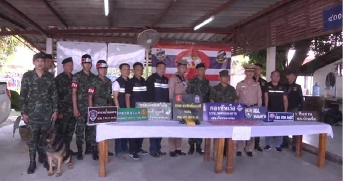 ยึดยาบ้าหมื่นเม็ดซุกโคนเสารั้วริมถนนเลียบโขง