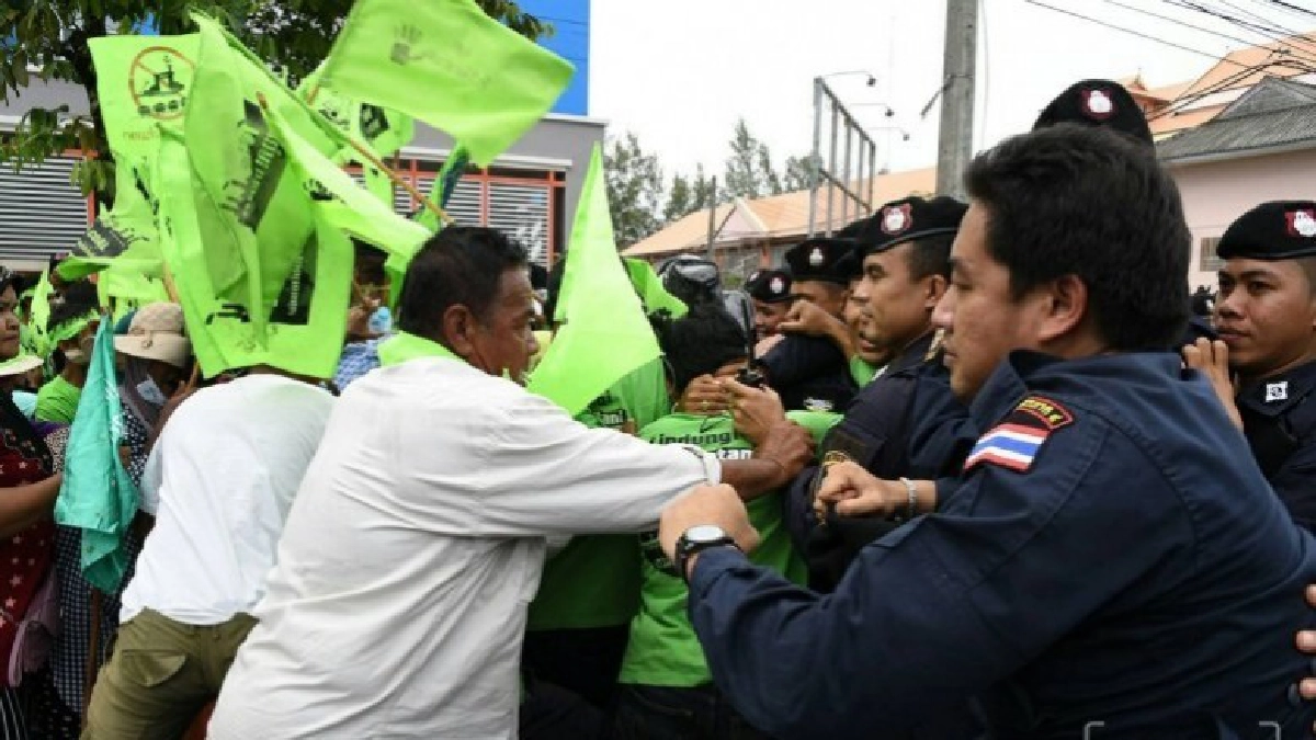 "นายกฯ" ปัดตอบสร้างโรงไฟฟ้าเทพา "นายกฯ" ปัดตอบสร้างโรงไฟฟ้าเทพา
