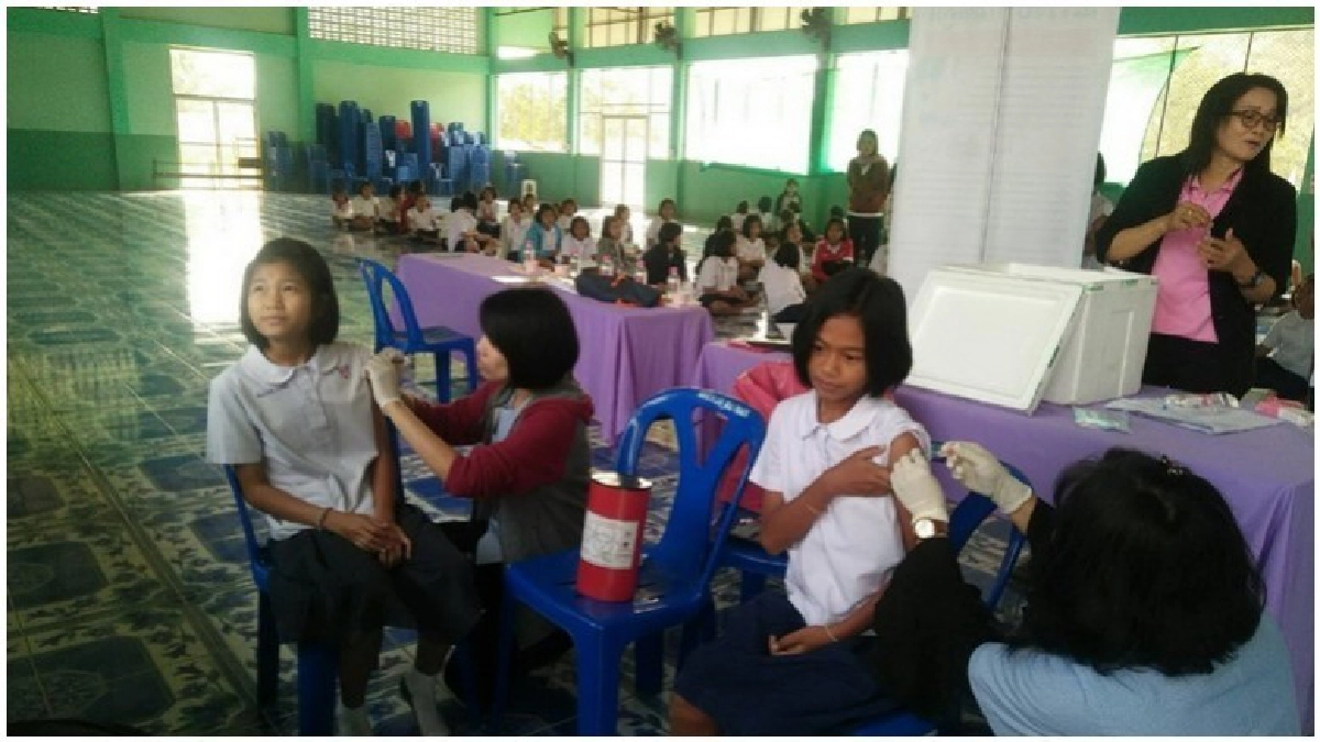 ป.5 รับฉีดวัคซีนป้องกันมะเร็งปากมดลูก