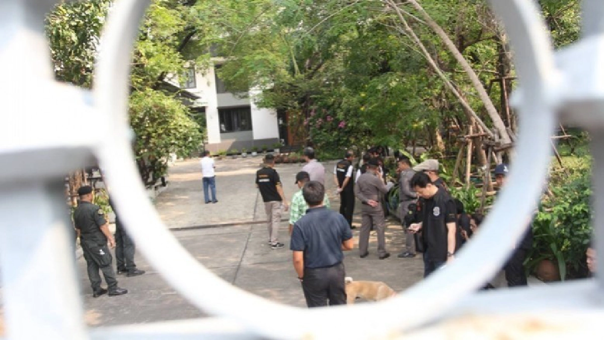 ค้นบ้าน ‘เปรมชัย’ ยังไร้เงาเจ้าตัว !! ค้นบ้าน ‘เปรมชัย’ ยังไร้เงาเจ้าตัว !!