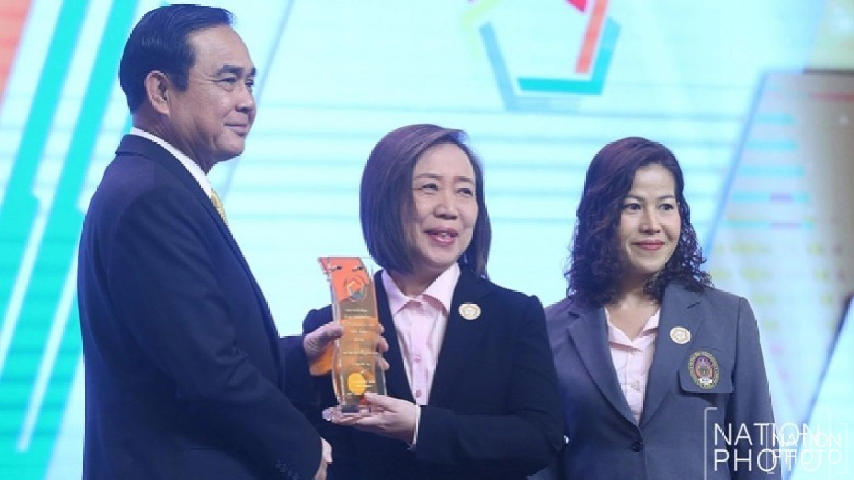 นายกฯมอบรางวัลองค์กรที่มีความเป็นเลิศ นายกฯมอบรางวัลองค์กรที่มีความเป็นเลิศ
