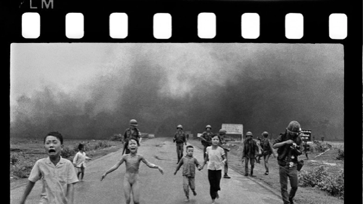 คนดังพาเหรดยลภาพประวัติศาสตร์จากกล้องคลาสสิก