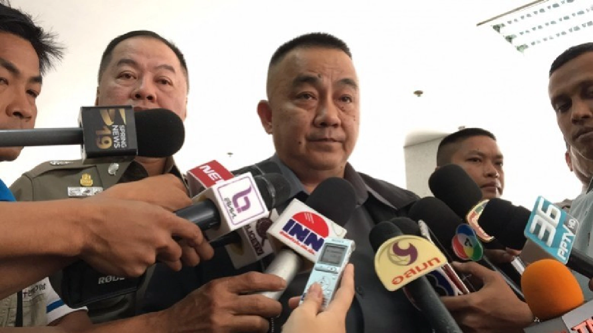‘ศรีวราห์’ สั่ง พฐ.เช็คภาพถ่าย ‘แม้ว-ปู’ โผล่ปักกิ่ง