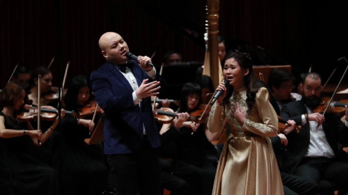 เปิดม่านอลังการ ทัพศิลปินร่วมขับขาน “ยามเย็นกับเพลงบรอดเวย์ เปิดม่านอลังการ ทัพศิลปินร่วมขับขาน “ยามเย็นกับเพลงบรอดเวย์