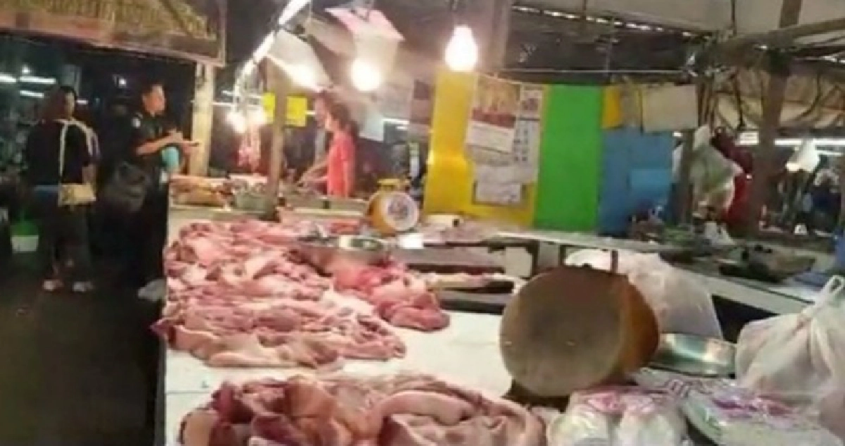 วันจ่ายตรุษจีนผักผลไม้ไก่หมูไหว้เจ้าขายไม่ค่อยดี