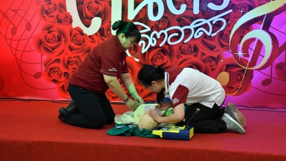 รพ.ตร.จัดกิจกรรมส่งมอบความรักวันวาเลนไทน์