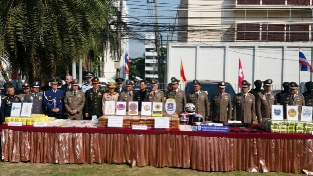 แถลงผล ‘ชัยยะสยบไพรี61’ ทลายแก๊งค้ายานรก แถลงผล ‘ชัยยะสยบไพรี61’ ทลายแก๊งค้ายานรก