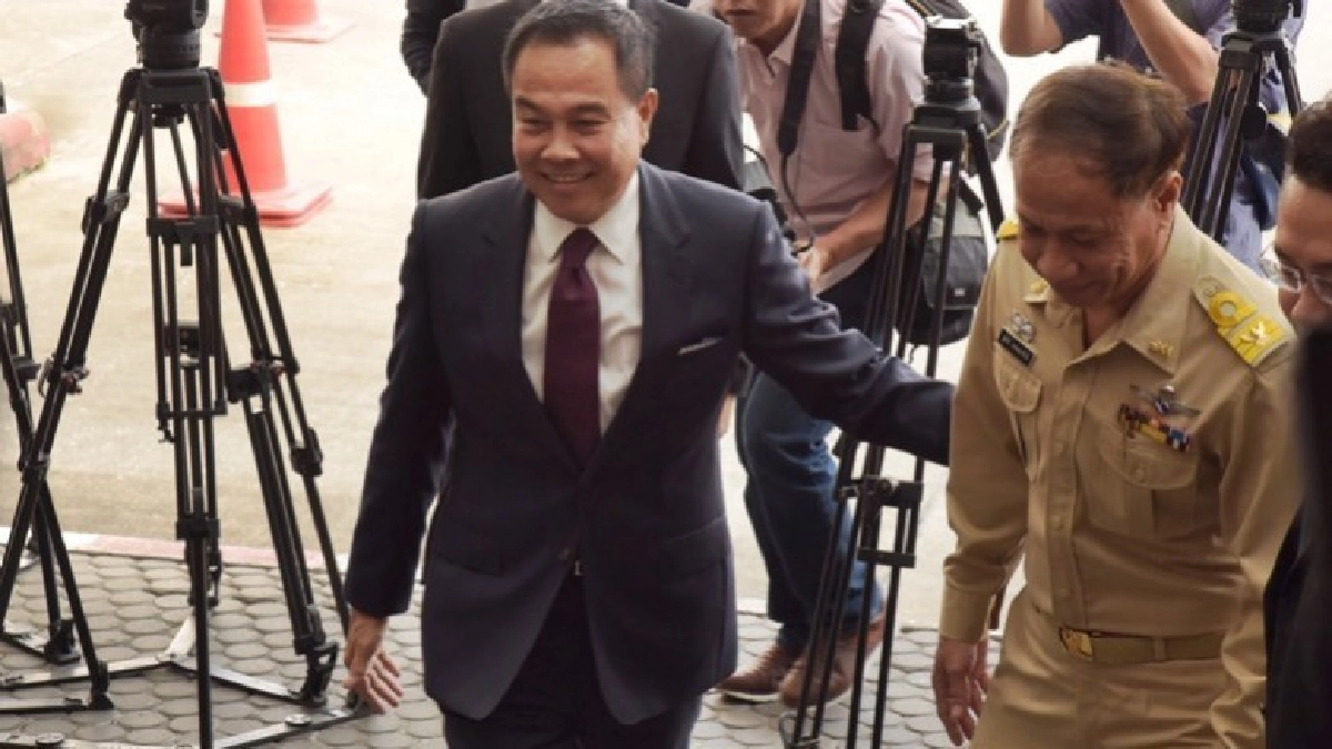"อดีตผบ.ตร." รุดแจงปมเงิน 300 ล้าน "เจ้าพ่ออ่าง" !! "อดีตผบ.ตร." รุดแจงปมเงิน 300 ล้าน "เจ้าพ่ออ่าง" !!