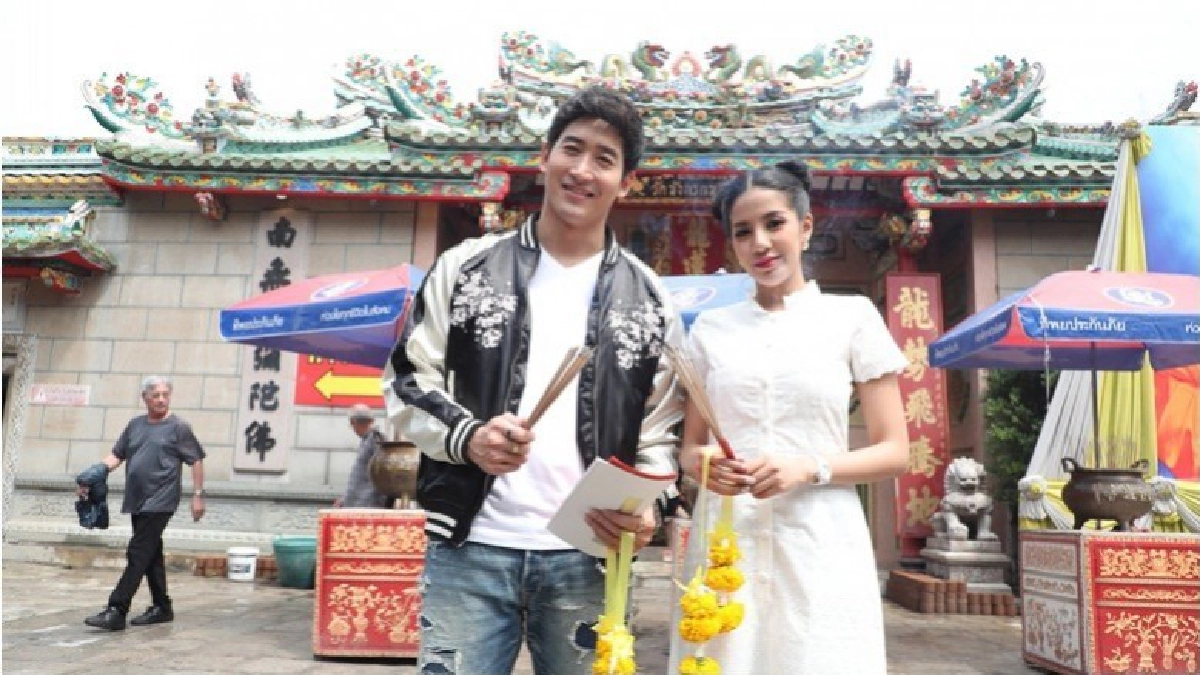 'ใบเตย-ไนกี้' ลั๊นลา! แก้ปีชงที่วัดเล่งเน่ยยี่ (คลิป) 'ใบเตย-ไนกี้' ลั๊นลา! แก้ปีชงที่วัดเล่งเน่ยยี่ (คลิป)