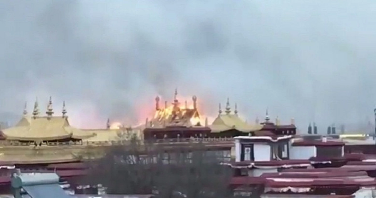 หวั่นวัดพันปีทิเบตเสียหายหนักหลังไฟไหม้ หวั่นวัดพันปีทิเบตเสียหายหนักหลังไฟไหม้