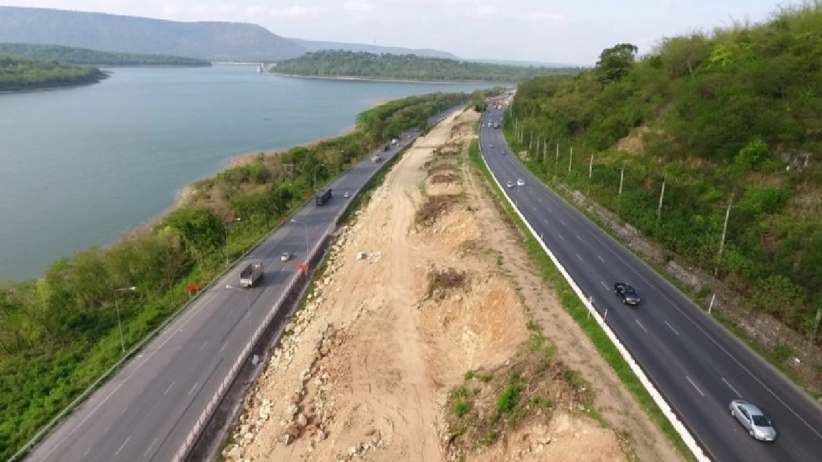 กรมชลแจงผลกระทบก่อสร้างมอเตอร์เวย์โคราช กรมชลแจงผลกระทบก่อสร้างมอเตอร์เวย์โคราช