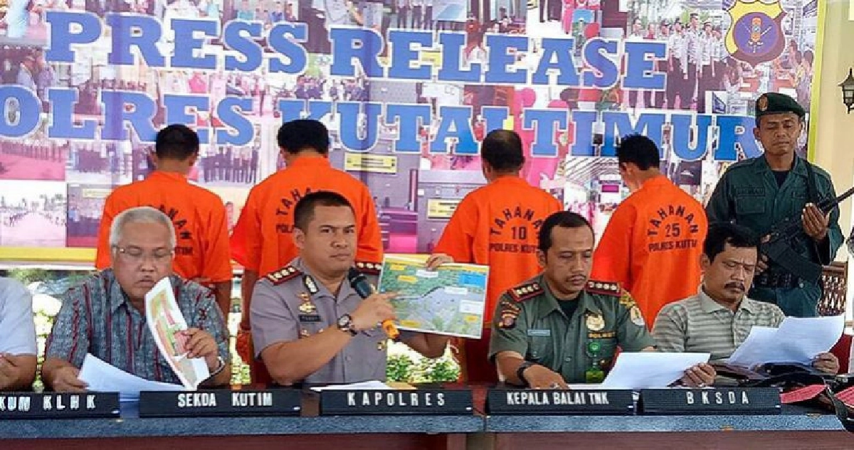 อินโดนีเซียรวบชาวบ้านยิงอุรังอุตัง 130 นัด อินโดนีเซียรวบชาวบ้านยิงอุรังอุตัง 130 นัด