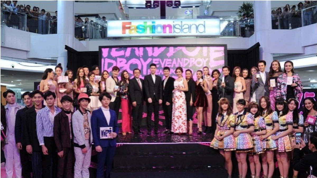 เหล่าคนดังร่วมฉลองเปิด 'EVEANDBOY Fashion Island' เหล่าคนดังร่วมฉลองเปิด 'EVEANDBOY Fashion Island'