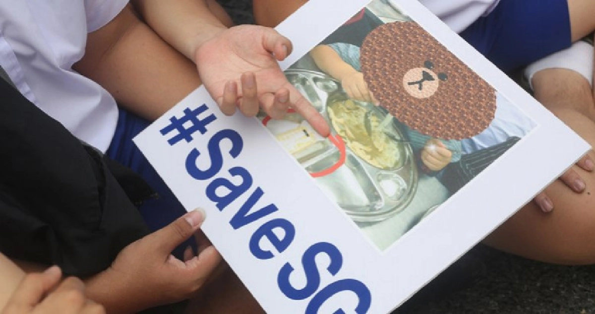 เด็กเซนต์คาเบรียลร้อง“บิ๊กตู่”จี้สอบผอ.ไม่โปร่งใส 