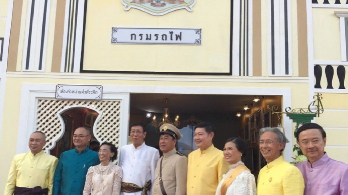 "พรเพชร" นำ สนช.ร่วม "อุ่นไอรักคลายความหนาว" "พรเพชร" นำ สนช.ร่วม "อุ่นไอรักคลายความหนาว"