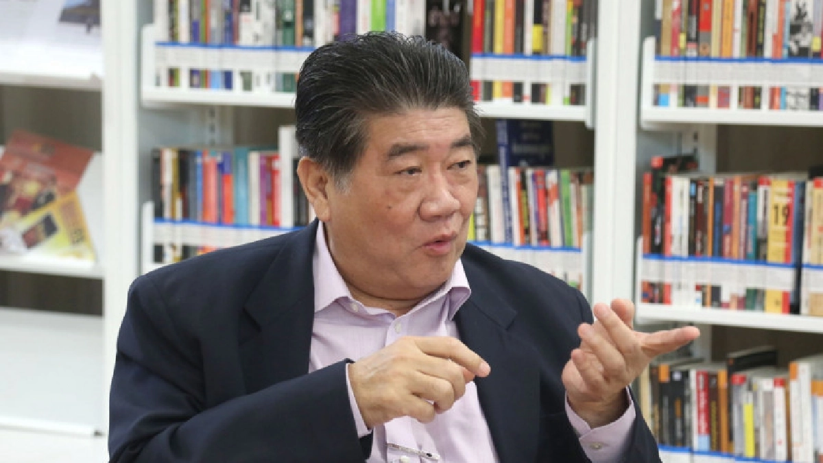 "ภูมิธรรม" ยัน พบ "ทักษิณ" เรื่องส่วนตัว ไม่เกี่ยวควบคุมพรรค "ภูมิธรรม" ยัน พบ "ทักษิณ" เรื่องส่วนตัว ไม่เกี่ยวควบคุมพรรค