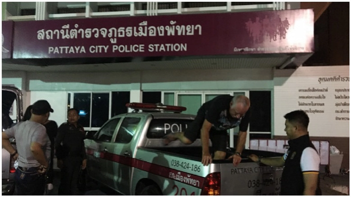 ต่างชาติวิวาทกลางเมืองพัทยาตร.เผลอเลอผู้ก่อเหตุหนีไปง่ายดาย ต่างชาติวิวาทกลางเมืองพัทยาตร.เผลอเลอผู้ก่อเหตุหนีไปง่ายดาย