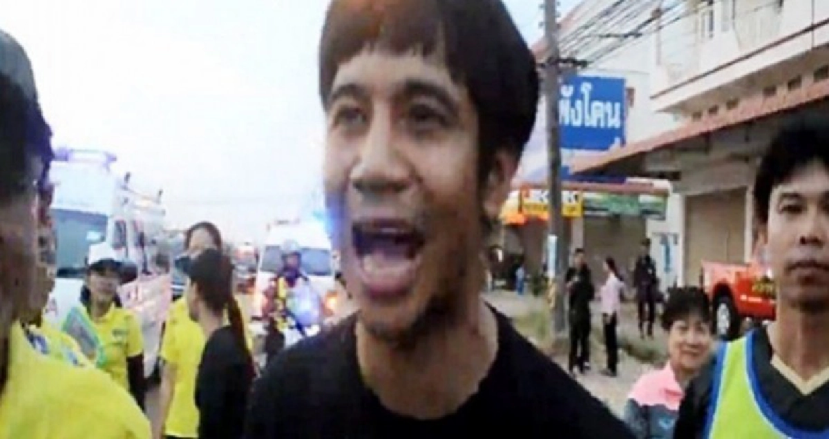 "ก้อง ห้วยไร่"วิ่งตามฮอยฯยอดพุ่งกว่า 12ล้าน(คลิป) "ก้อง ห้วยไร่"วิ่งตามฮอยฯยอดพุ่งกว่า 12ล้าน(คลิป)