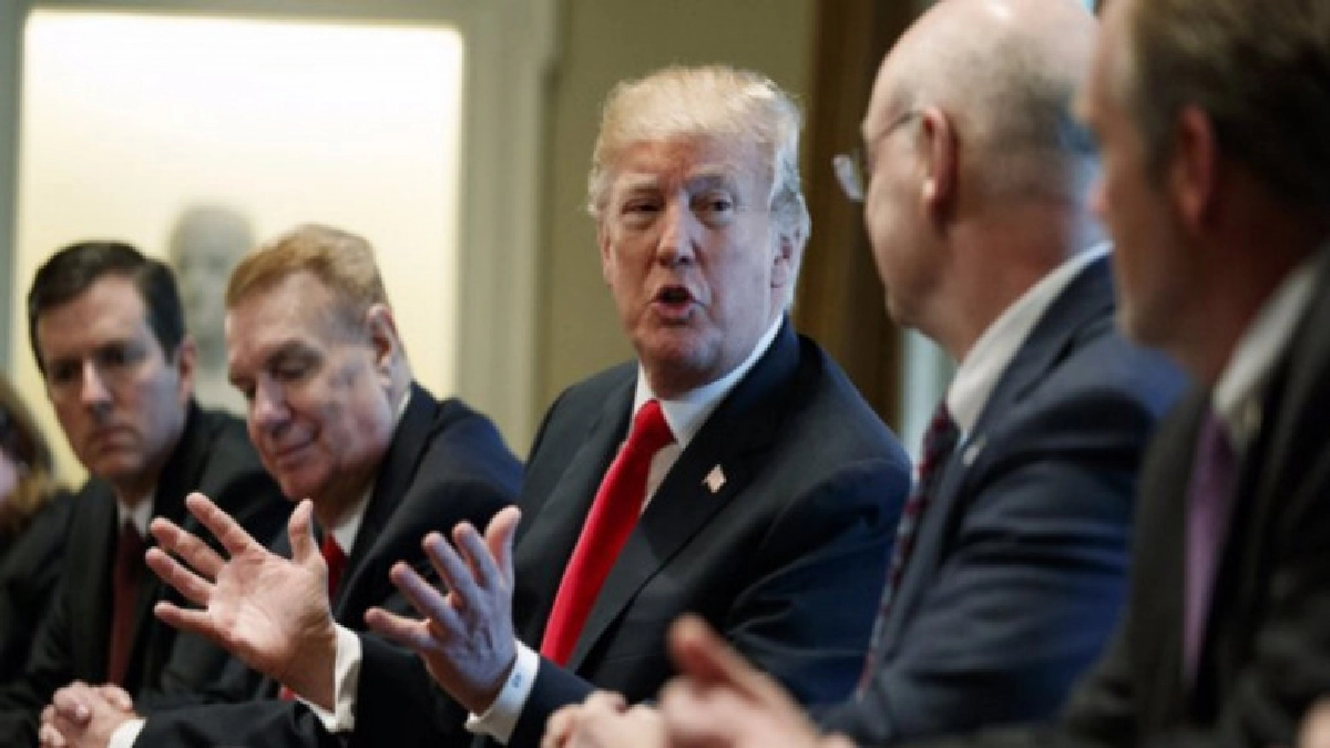 “ทรัมป์”ขู่เก็บภาษีรถยุโรปส่งออกจากสหรัฐ “ทรัมป์”ขู่เก็บภาษีรถยุโรปส่งออกจากสหรัฐ