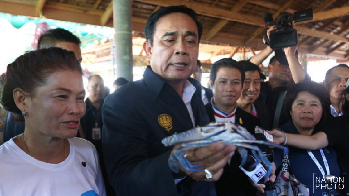 "บิ๊กตู่" โดน "ปู" หนีบ !! (มีคลิป)