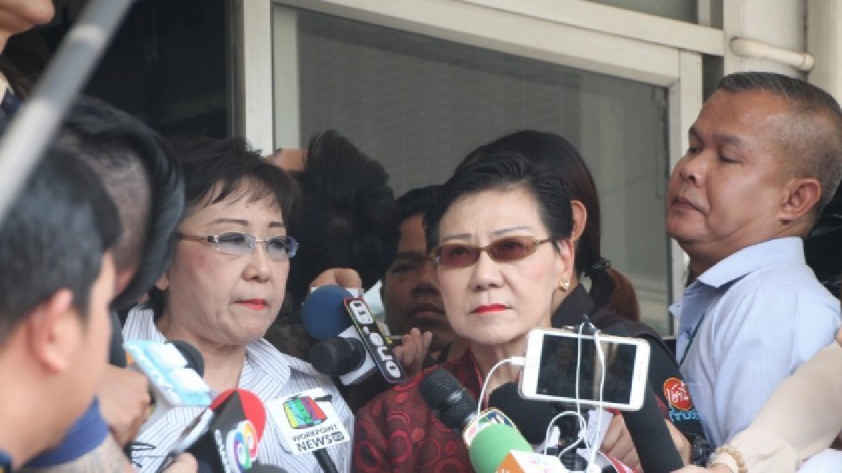 "คดีป้าทุบรถ" ตร.เตรียมส่งฟ้องภายใน 26 มี.ค.นี้ "คดีป้าทุบรถ" ตร.เตรียมส่งฟ้องภายใน 26 มี.ค.นี้