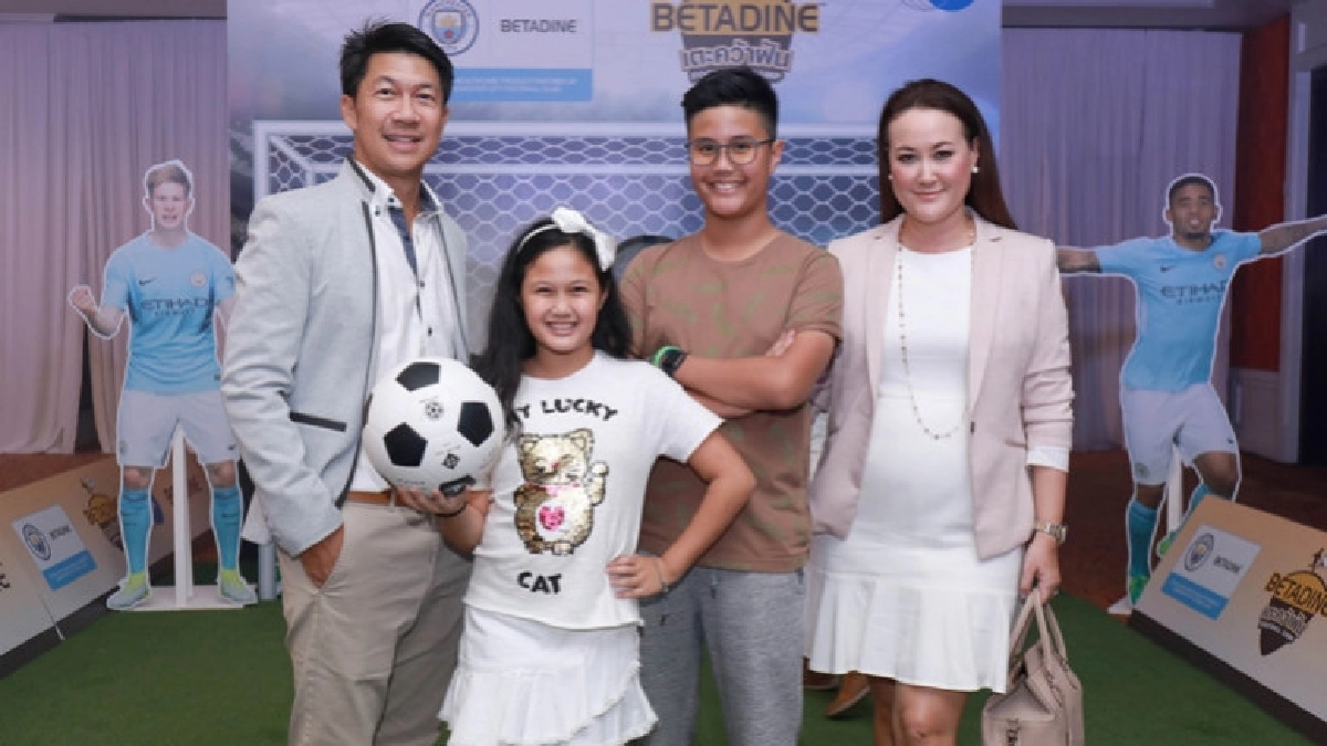 ชวนเด็กไทยเดินหน้าเตะคว้าฝัน