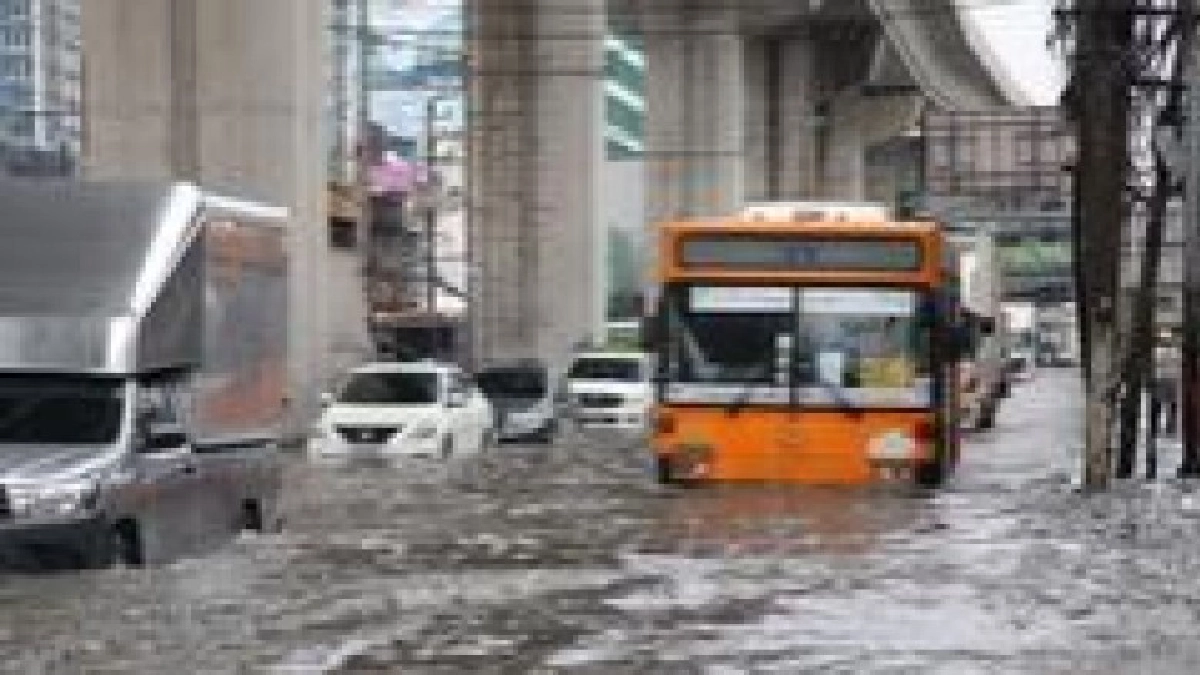 ฝนถล่ม!! สมุทรปราการ อ่วม!!