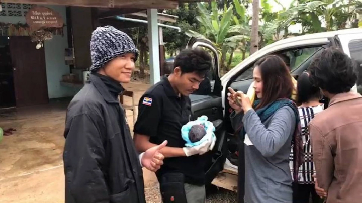 ฮีโร่ตัวจริง "ทีมหัวหน้าวิเชียร" ช่วยทำคลอด ขณะไปพบตำรวจ ฮีโร่ตัวจริง "ทีมหัวหน้าวิเชียร" ช่วยทำคลอด ขณะไปพบตำรวจ