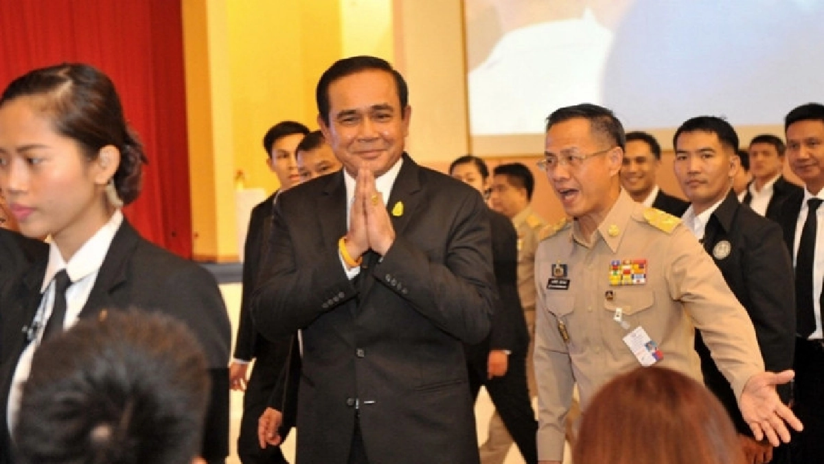 "บิ๊กป๊อก" ชี้เรื่องส่วนตัว "บิ๊กตู่" จะเล่นการเมือง ?? "บิ๊กป๊อก" ชี้เรื่องส่วนตัว "บิ๊กตู่" จะเล่นการเมือง ??