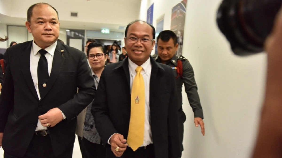 ‘ครูปรีชา-เจ๊บ้าบิ่น-เจ๊พัช’ รับทราบข้อหา !! ‘ครูปรีชา-เจ๊บ้าบิ่น-เจ๊พัช’ รับทราบข้อหา !!
