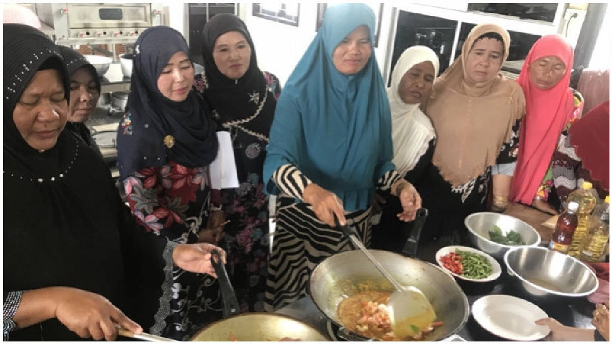 เรียนฟรี 120 หลักสูตร เน้น กิน เที่ยว รับออเจ้า!! เรียนฟรี 120 หลักสูตร เน้น กิน เที่ยว รับออเจ้า!!