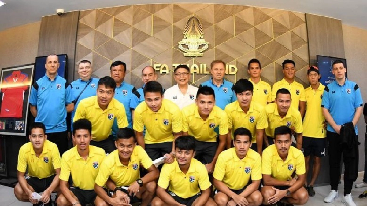 "ช้างศึก" เข้าแคมป์ลุยคิงส์คัพ "ช้างศึก" เข้าแคมป์ลุยคิงส์คัพ