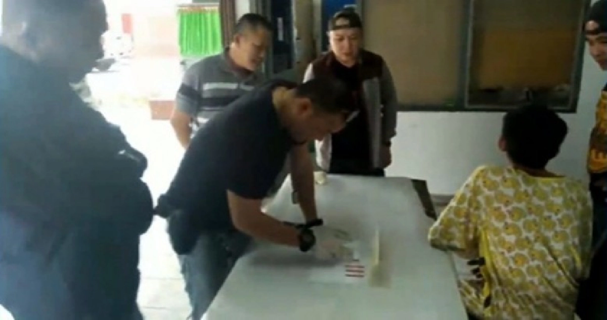 บุกรวบ 5 ผู้ต้องหามั่วสุมเสพ-ค้ายาบ้า