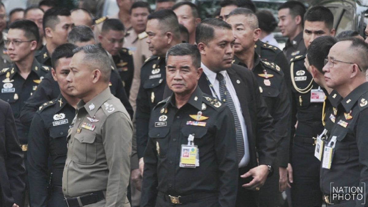 ผบ.เหล่าทัพ ตบเท้า !! เบิร์ธเดย์ "บิ๊กตู่" ครบ 64 ปี ผบ.เหล่าทัพ ตบเท้า !! เบิร์ธเดย์ "บิ๊กตู่" ครบ 64 ปี