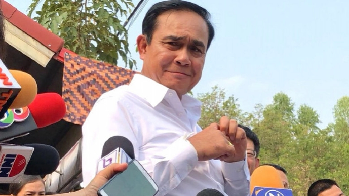 "บิ๊กตู่" ยัน ลงพื้นที่ ไม่ใช่เรื่องการเมือง "บิ๊กตู่" ยัน ลงพื้นที่ ไม่ใช่เรื่องการเมือง
