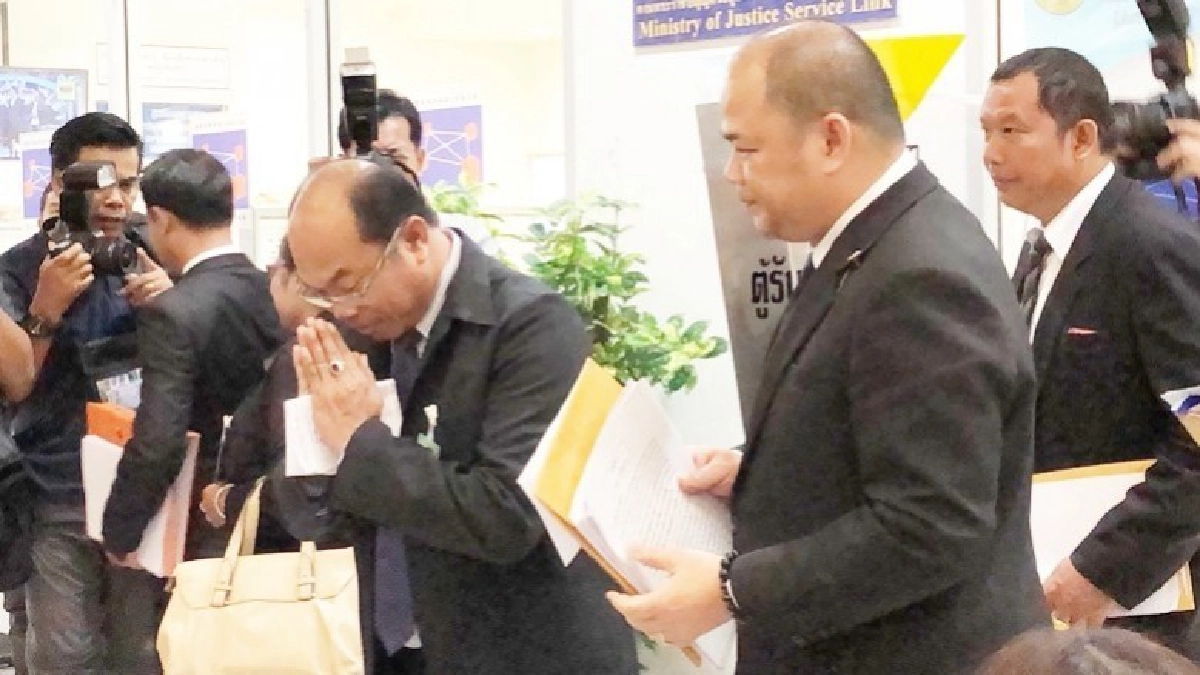 ตร.ลำเอียงขอให้โอนคดี 30 ล้านให้ดีเอสไอ ตร.ลำเอียงขอให้โอนคดี 30 ล้านให้ดีเอสไอ