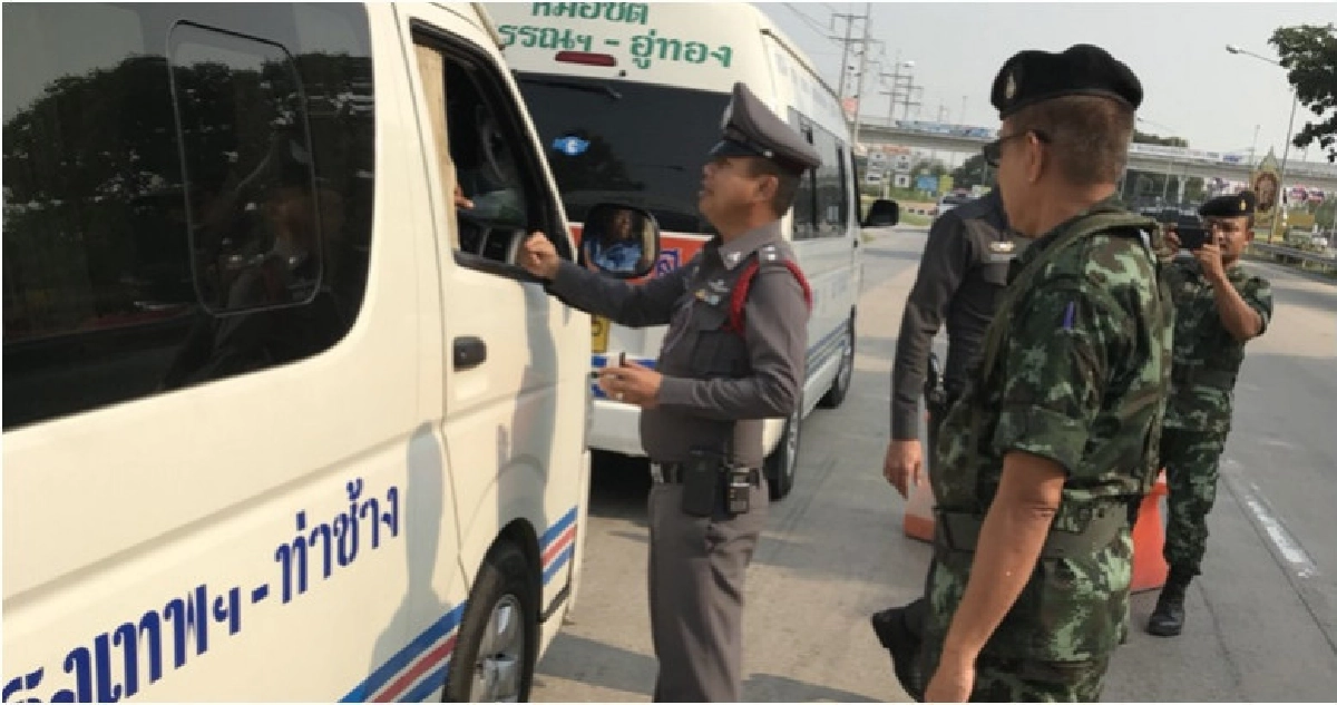 ตรวจเข้มรถโดยสารป้องอุบัติเหตุ-รวบโชเฟอร์รถตู้ฉี่ม่วง!! ตรวจเข้มรถโดยสารป้องอุบัติเหตุ-รวบโชเฟอร์รถตู้ฉี่ม่วง!!