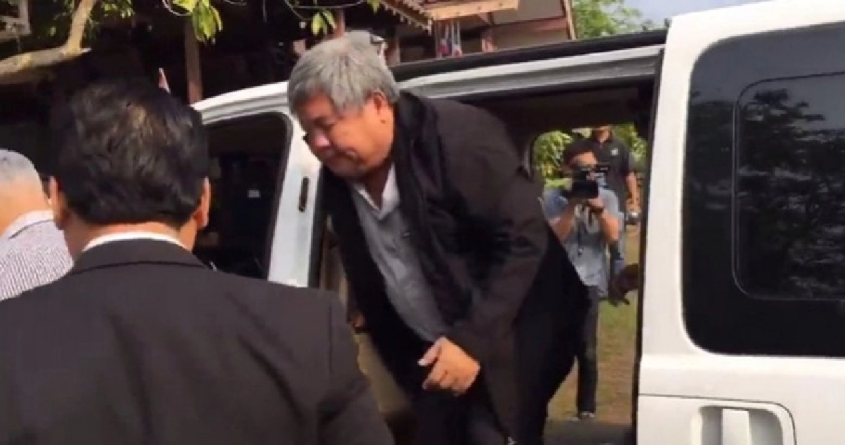 'เปรมชัย' รายงานตัวศาลทองผาภูมิ 'เปรมชัย' รายงานตัวศาลทองผาภูมิ