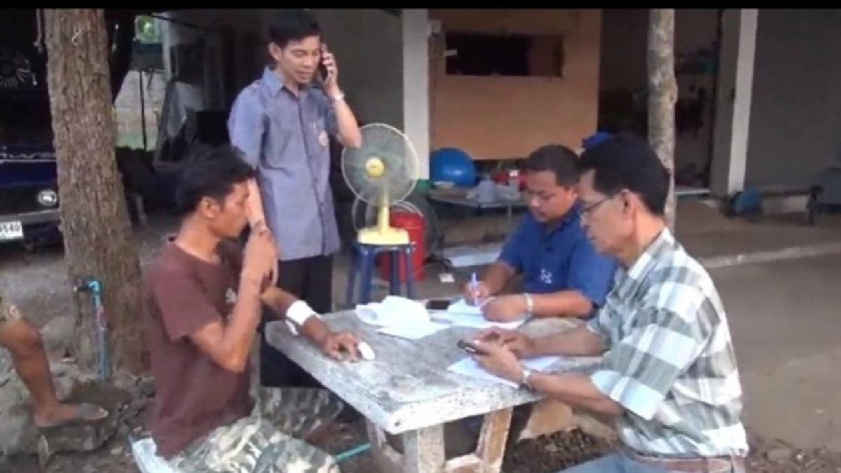"หมาบ้า" ไล่กัดชาวบ้าน 5 คนรวด "หมาบ้า" ไล่กัดชาวบ้าน 5 คนรวด