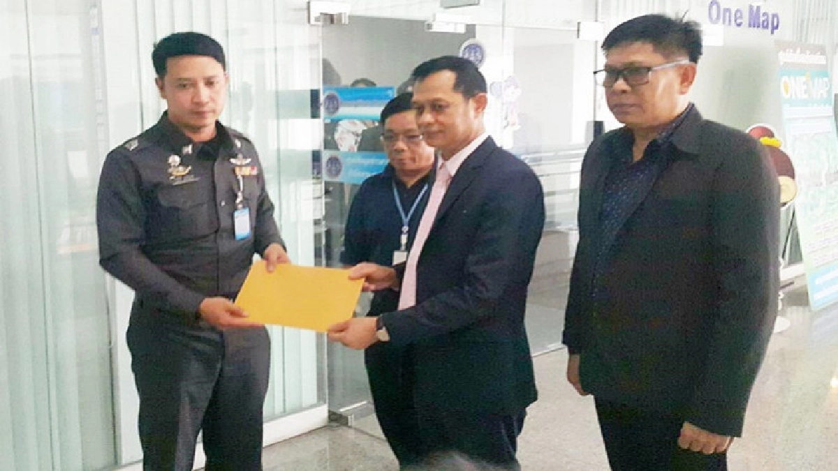 ตร.ผู้น้อยสุดทนถูกหักเบี้ยเลี้ยงติดแอร์โรงพัก ตร.ผู้น้อยสุดทนถูกหักเบี้ยเลี้ยงติดแอร์โรงพัก