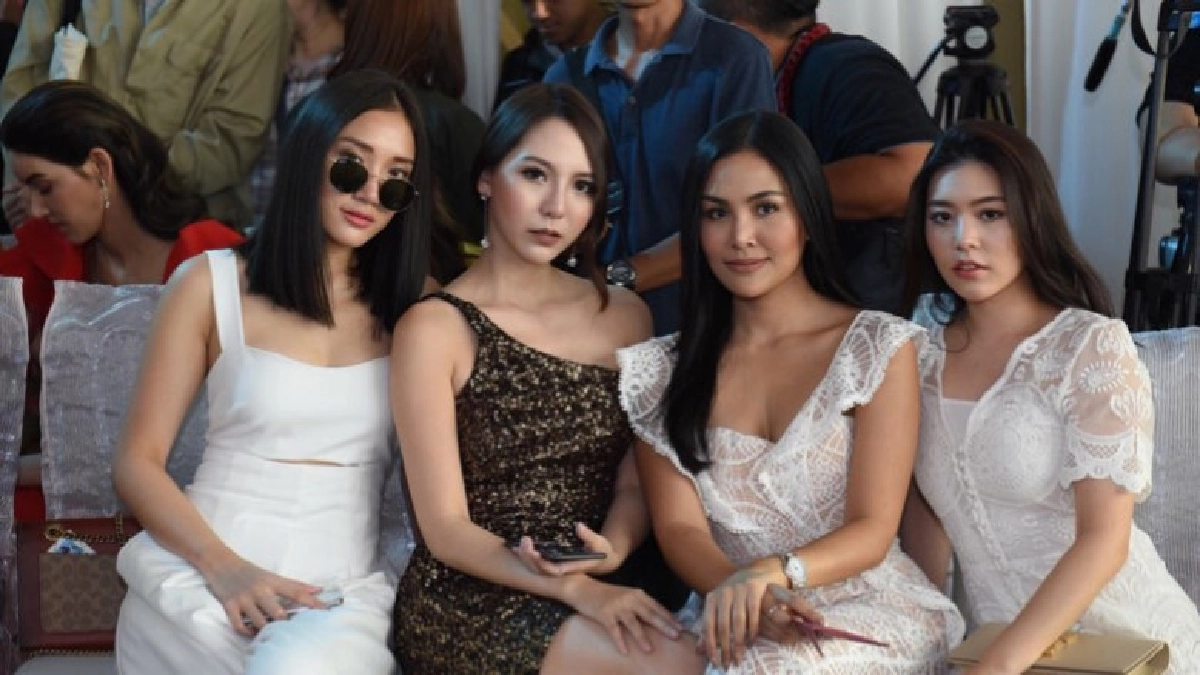 เปิดพื้นที่แฟชั่นเอาใจสาวรักแต่งตัว เปิดพื้นที่แฟชั่นเอาใจสาวรักแต่งตัว