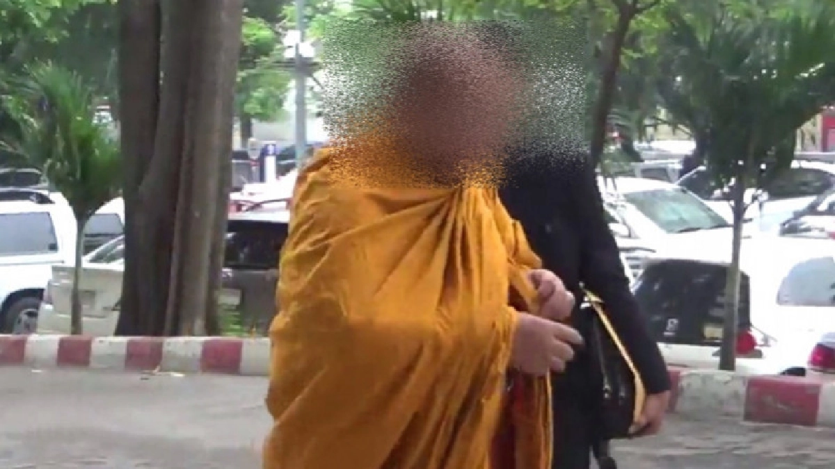 พระครูกิตติพัชรคุณ ขึ้นศาลสู้คดีอนาจาร 3 เด็กหญิง