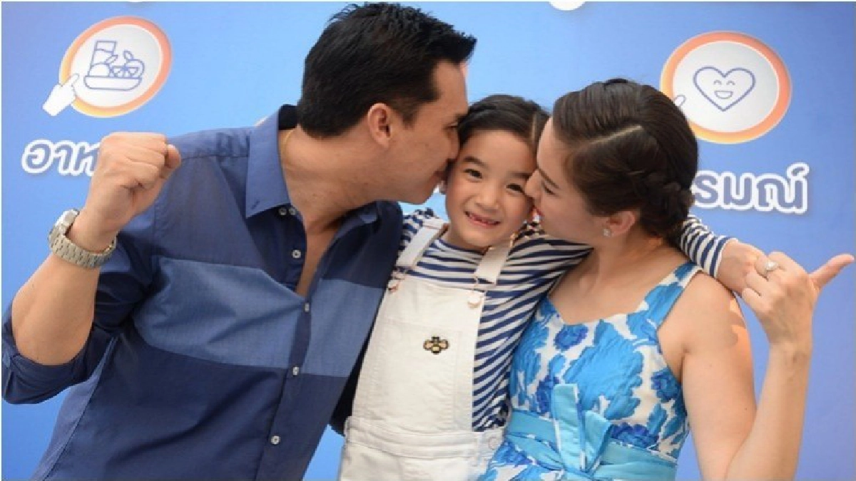 'กบ-บรู๊ค-ณดา' นำทีมร่วมกิจกรรมดีๆ 'กบ-บรู๊ค-ณดา' นำทีมร่วมกิจกรรมดีๆ