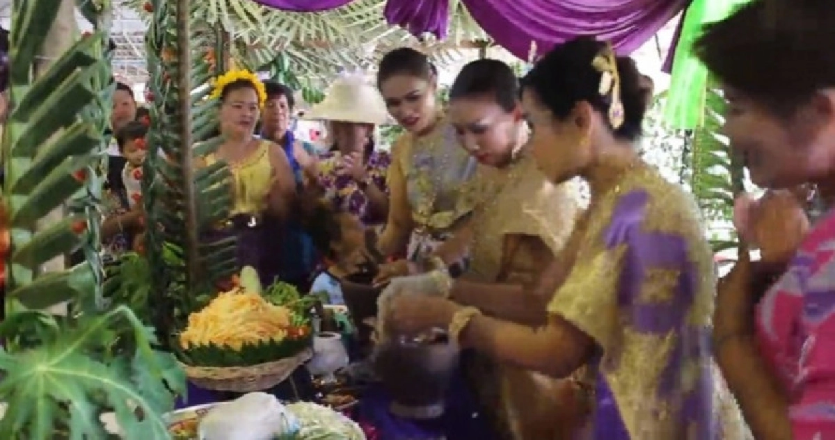 เพชรบุรีจัดแข่งขันตำส้มตำเฉลิมพระเกียรติ เพชรบุรีจัดแข่งขันตำส้มตำเฉลิมพระเกียรติ