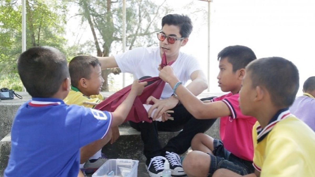 บริจาคเวลาสร้างสุขและให้ความรู้ให้น้อง บริจาคเวลาสร้างสุขและให้ความรู้ให้น้อง