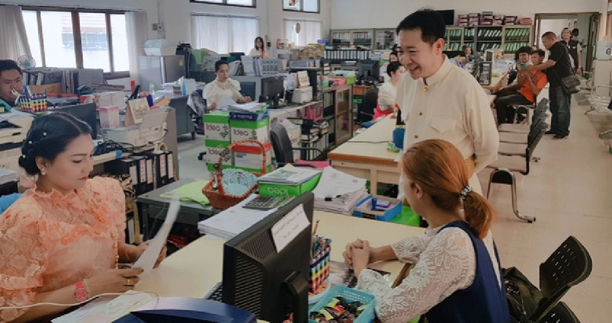 บางละมุงสร้างรอยยิ้มแต่งกายย้อนยุคบริการ ปชช. บางละมุงสร้างรอยยิ้มแต่งกายย้อนยุคบริการ ปชช.