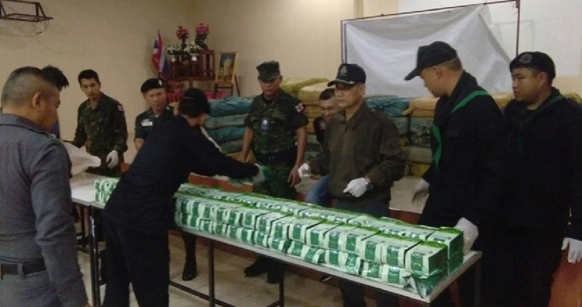 จับยาเสพติดบิ๊กล็อต มูลค่า 1,700 ล้านบาท!! จับยาเสพติดบิ๊กล็อต มูลค่า 1,700 ล้านบาท!!