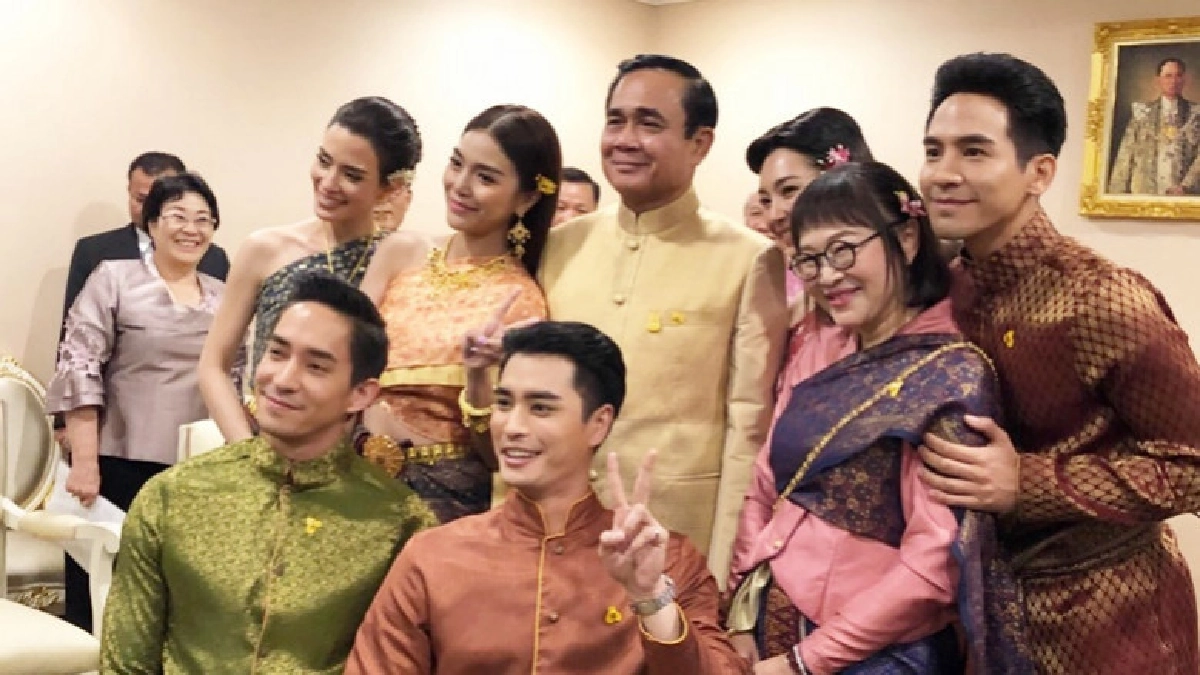 ครม.คึกคัก ! "ออเจ้า"เข้า"ทำเนียบฯ" ครม.คึกคัก ! "ออเจ้า"เข้า"ทำเนียบฯ"