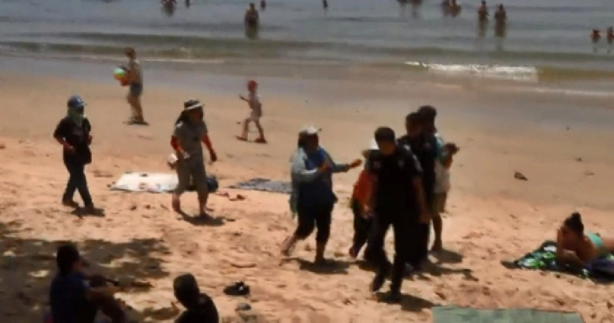 เสียภาพลักษณ์ !! หาบเร่ปะทะเดือดเทศกิจกลางหาดอ่าวนาง เสียภาพลักษณ์ !! หาบเร่ปะทะเดือดเทศกิจกลางหาดอ่าวนาง