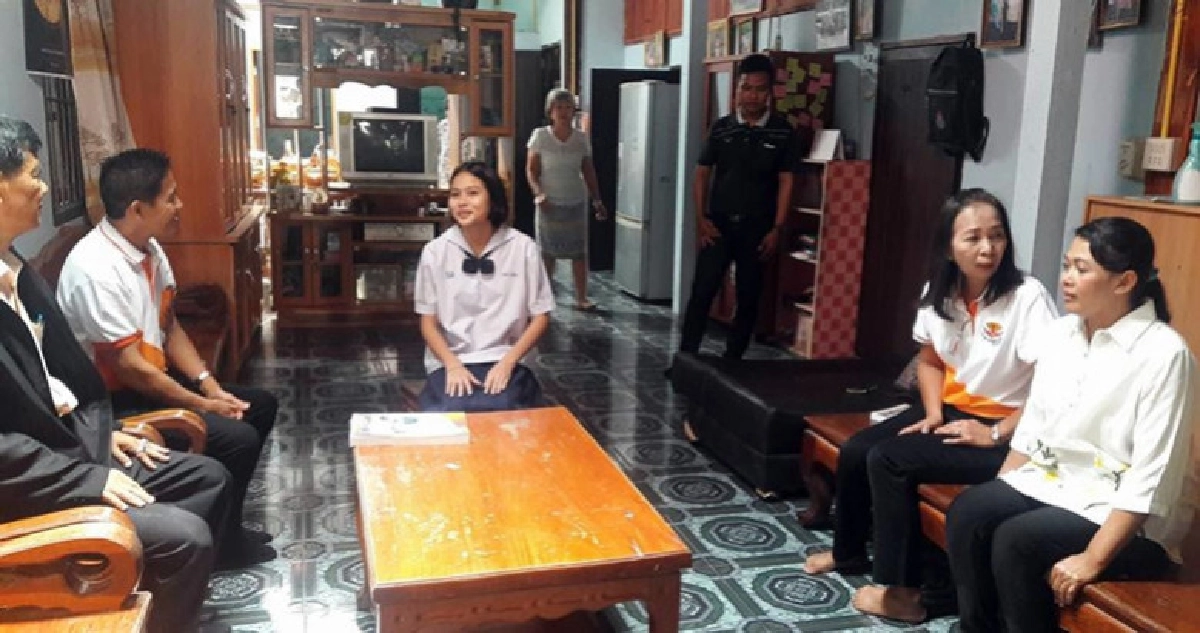 เฟ้นเรียนดี-ยากจนรับทุนพระราชทานในหลวง ร.10